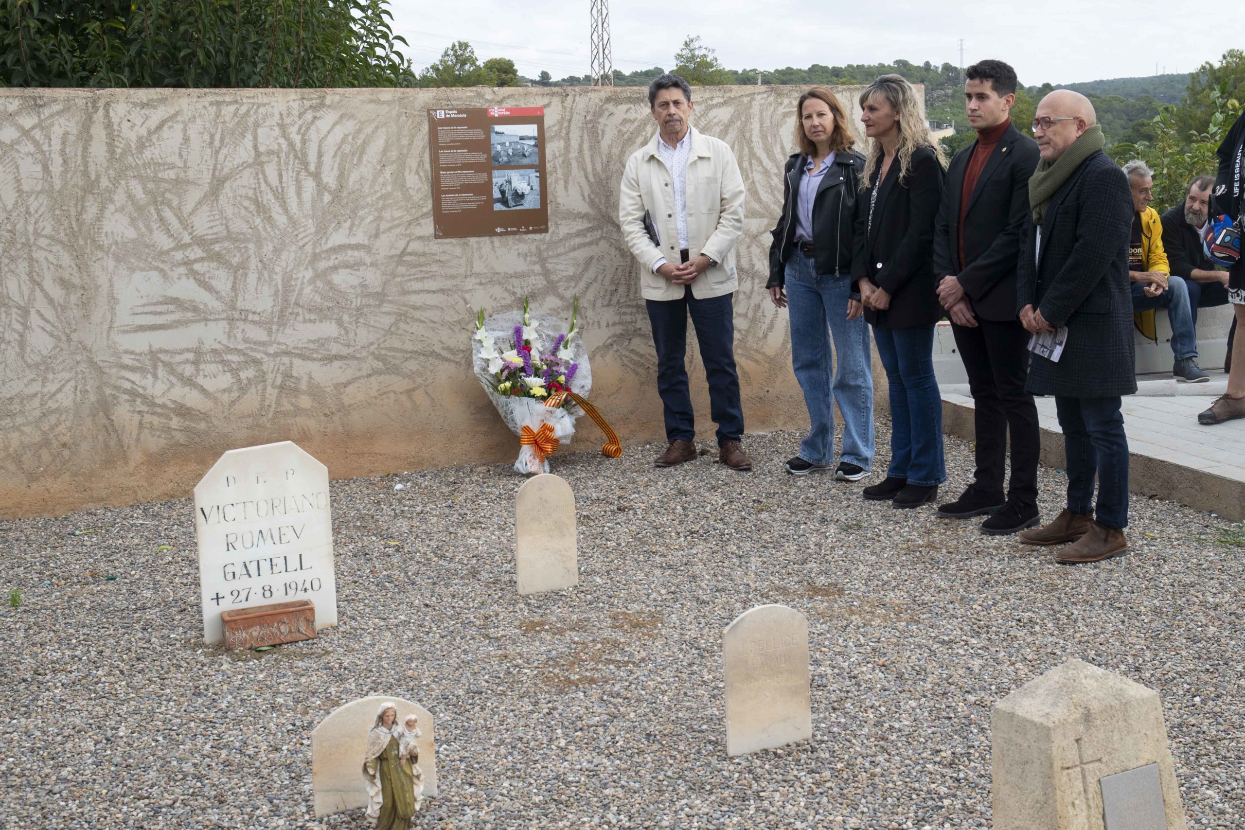 Presentació senyalització fosses comunes al cementiri. foto Tjerk van der Meulen 12.11.22