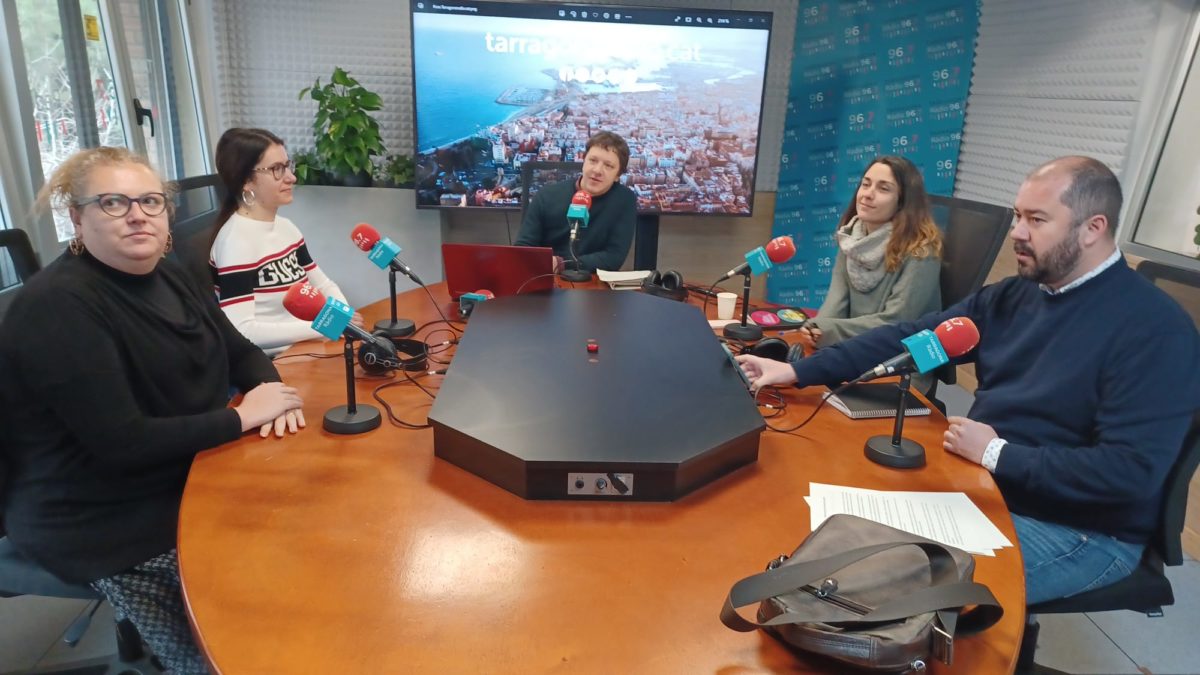 tertúlia amb Sandra ramos, Lorena de la Fuente, Xavier de Gispert, Eva Miguel i Xavi Puig