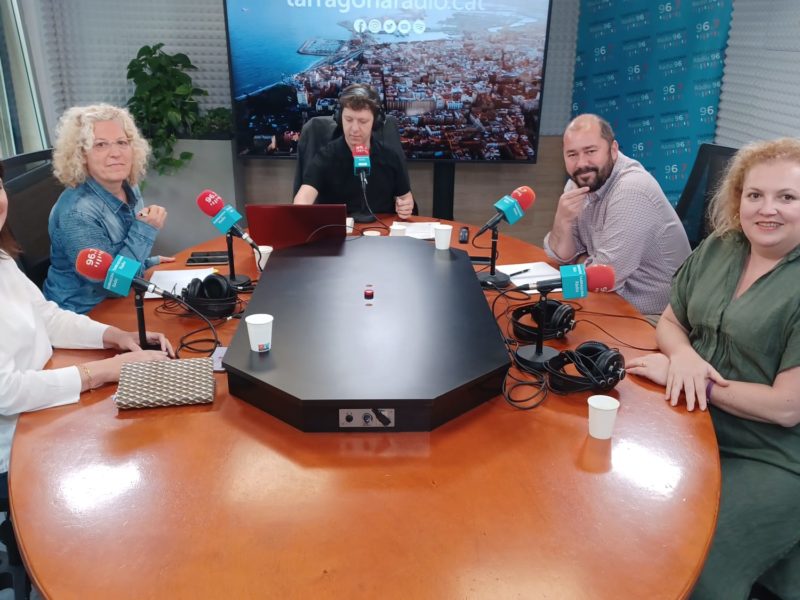 D'esquerra a dreta. Elisa Vedrina (PP), Àngels Pérez (ECP), Xavier de Gispert, Xavi Puig (ERC) i Sandra Ramos (PSC)