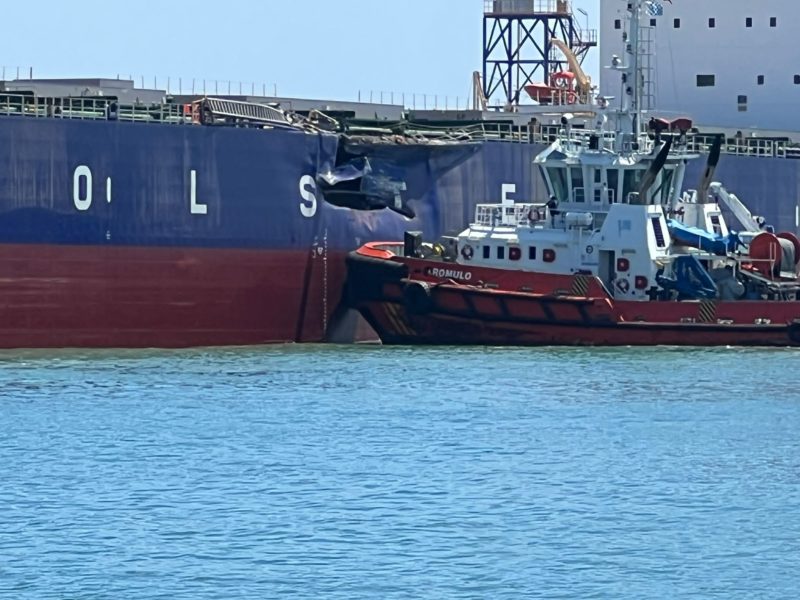 Buc KARPATY, amb bandera liberiana atracat al Port de Tarragona