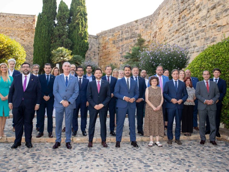 Fotografia de família de la nova assemblea del Grup de Ciutats Patrimoni de la Humanitat Data de publicació: dissabte 29 de juliol del 2023, 16:30 Localització: Tarragona Autor: Redacció