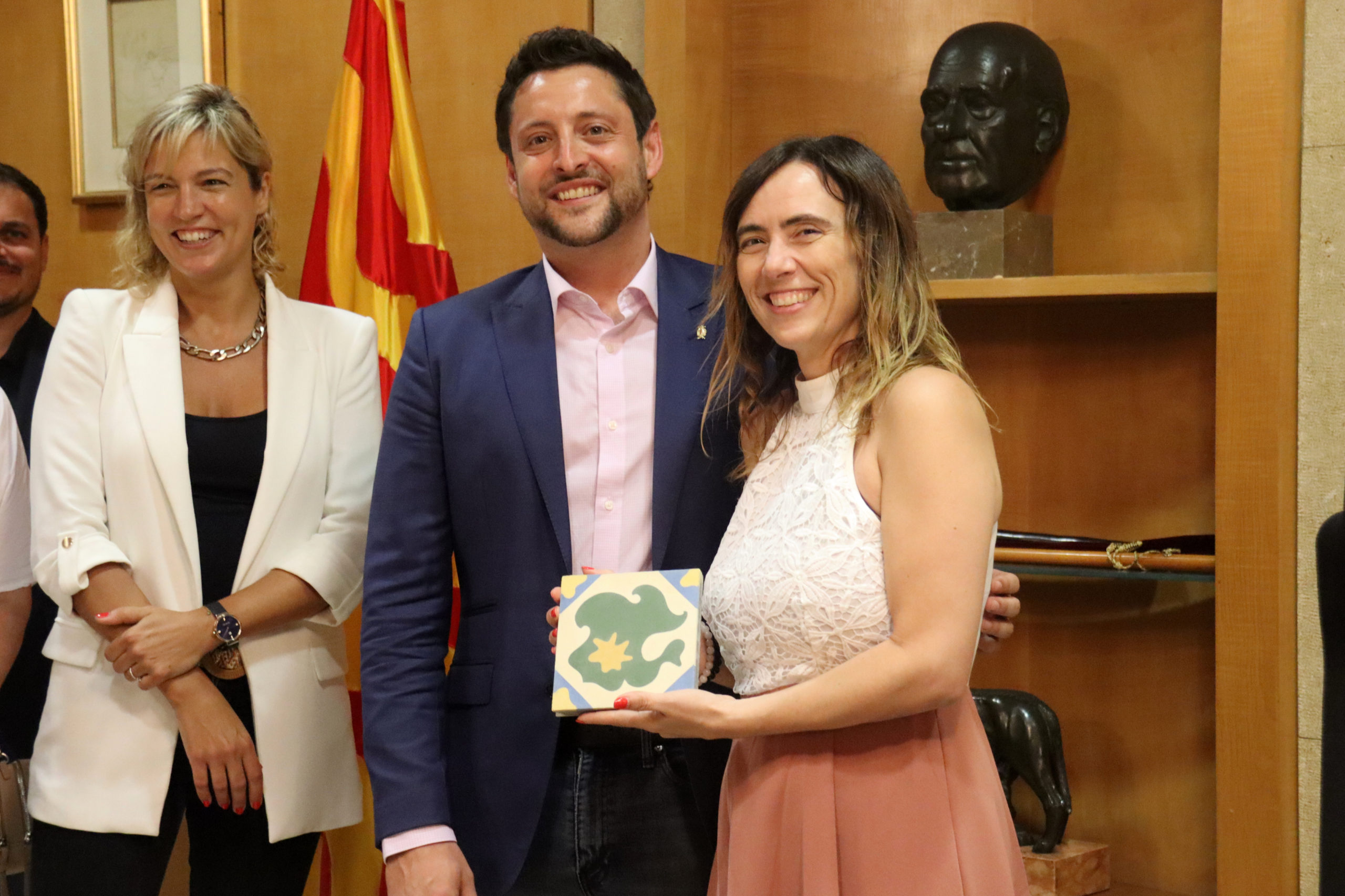 L'alcalde de Tarragona, Rubén Viñuales, i l'alcaldessa de Reus, Sandra Guaita, durant la visita institucional a l'Ajuntament de Tarragona Data de publicació: dilluns 31 de juliol del 2023, 15:31 Localització: Tarragona Autor: Neus Bertola