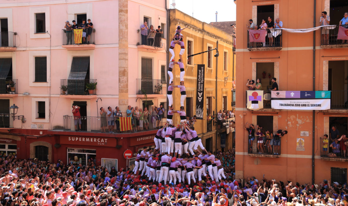 Aleta del 2 de 9 amb folre i manilles carregat per la Colla Jove Xiquets de Tarragona a la segona ronda de la diada de Sant Magí Data de publicació: dissabte 19 d’agost del 2023, 13:12 Localització: Tarragona Autor: Ariadna Escoda