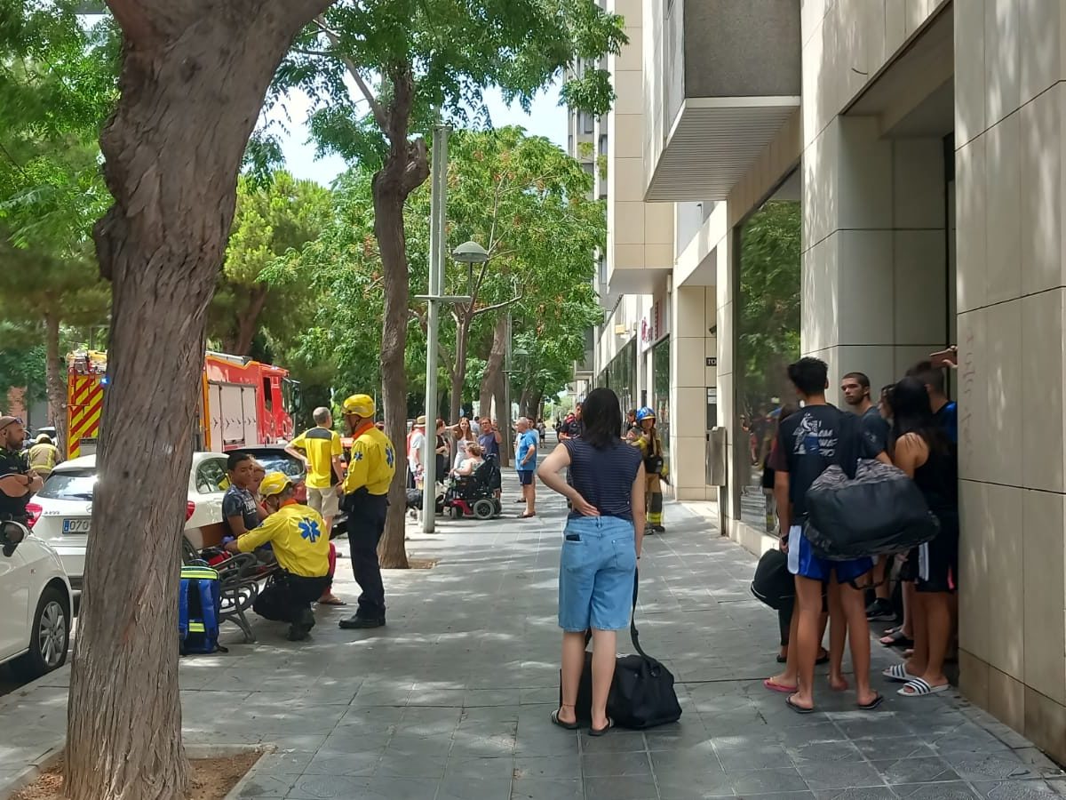 Foc en una cuina del número 19 de l'Avinguda Roma de Tarragona