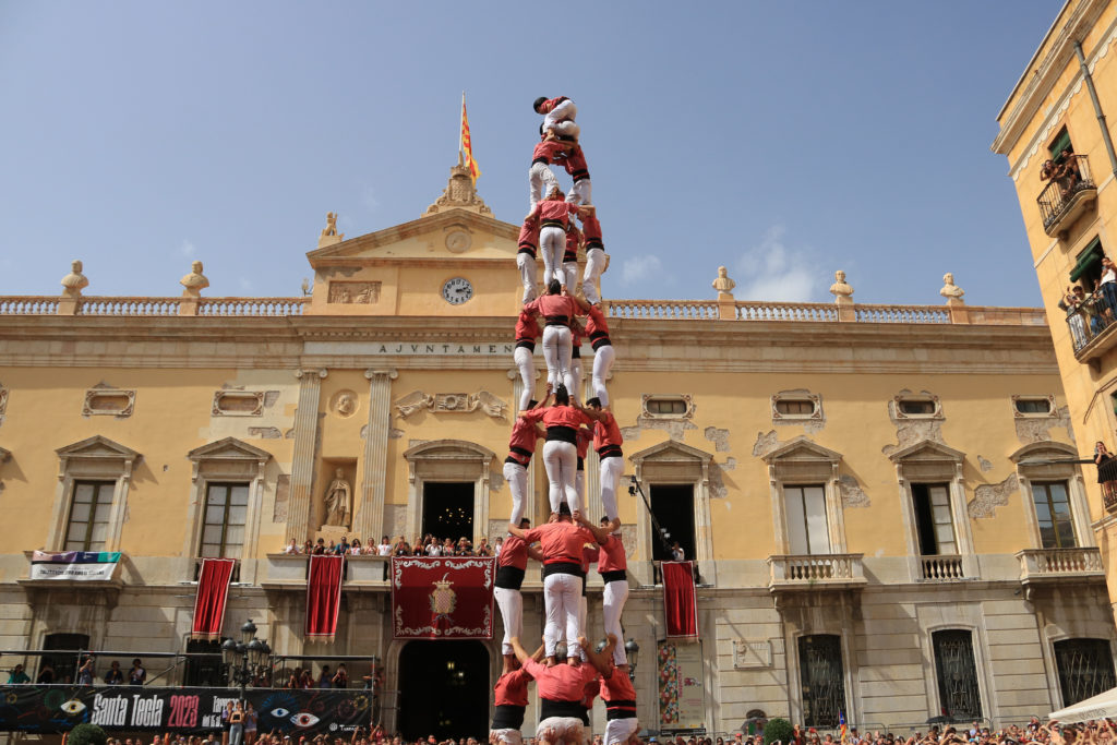 La Colla Vella Xiquets de Valls han descarregat 4 de 9 sense folre en la segona ronda de la diada del primer diumenge de Santa Tecla de Tarragona

Data de publicació: diumenge 17 de setembre del 2023, 14:42

Localització: Tarragona

Autor: Neus Bertola / Ariadna Escoda