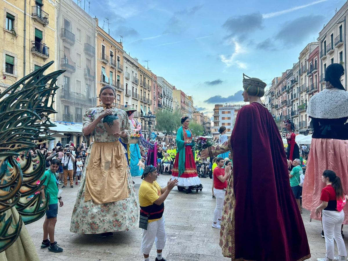 La colla de la Geganta Frida, premiada per la Xarxa Europea de Centres culturals