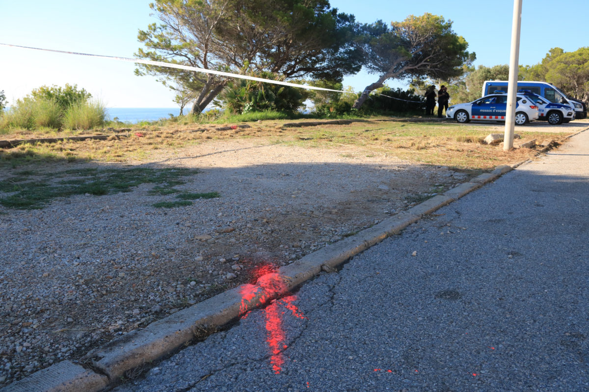 Imatge del punt per on ha sortit el cotxe a Calafat que ha caigut per un tallat d'uns 20 metres Data de publicació: diumenge 01 d’octubre del 2023, 10:30 Localització: L'Ametlla de Mar Autor: Ariadna Escoda