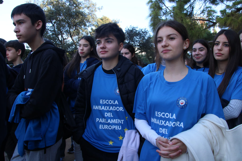 Alumnes de les Escoles Ambaixadores del Parlament Europeu a la demarcació de Tarragona durant l'homenatge fet a les víctimes de l'holocaust a Tarragona

Data de publicació: divendres 26 de gener del 2024, 13:32

Localització: Tarragona

Autor: Mar Rovira