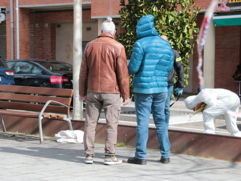 La policia científica dels Mossos d'Esquadra recull mostres després de l'assassinat d'un home a la via pública al barri de Campclar Data de publicació: diumenge 03 de març del 2024, 14:33 Localització: Tarragona Autor: Redacció