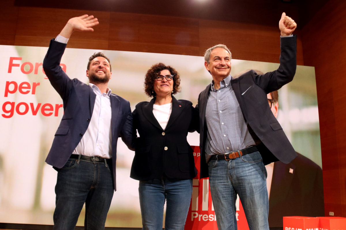 L'expresident del govern espanyol, José Luis Rodríguez Zapatero, en un acte de campanya del PSC a Tarragona, acompanyat de l'alcalde Rubén Viñuales i la cap de llista a la circumscripció de Tarragona, Rosa Maria Ibarra Data de publicació: dissabte 27 d’abril del 2024, 14:08 Localització: Tarragona Autor: Guifré Jordan