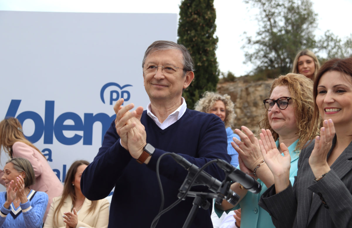 Pere Lluís Huguet, candidat del PPC per Tarragona a les eleccions del 12-M, en un acte a Ulldecona Data de publicació: dissabte 27 d’abril del 2024, 15:42 Localització: Ulldecona Autor: Arnau Martínez