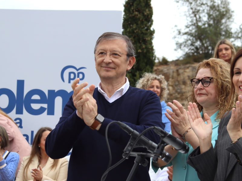 Pere Lluís Huguet, candidat del PPC per Tarragona a les eleccions del 12-M, en un acte a Ulldecona Data de publicació: dissabte 27 d’abril del 2024, 15:42 Localització: Ulldecona Autor: Arnau Martínez