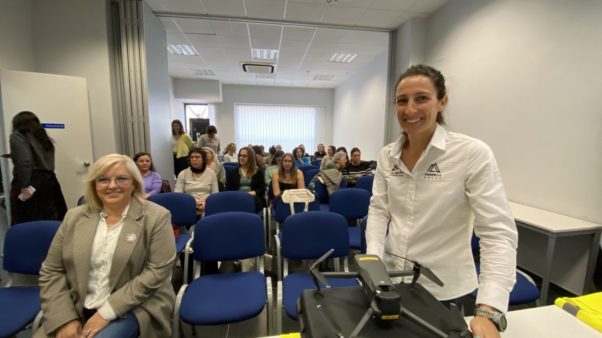 Anna Martí, presidenta de l'Associació de Dones Rurals (ADR) i Lara Iglesia CEO de Pirineus Drone