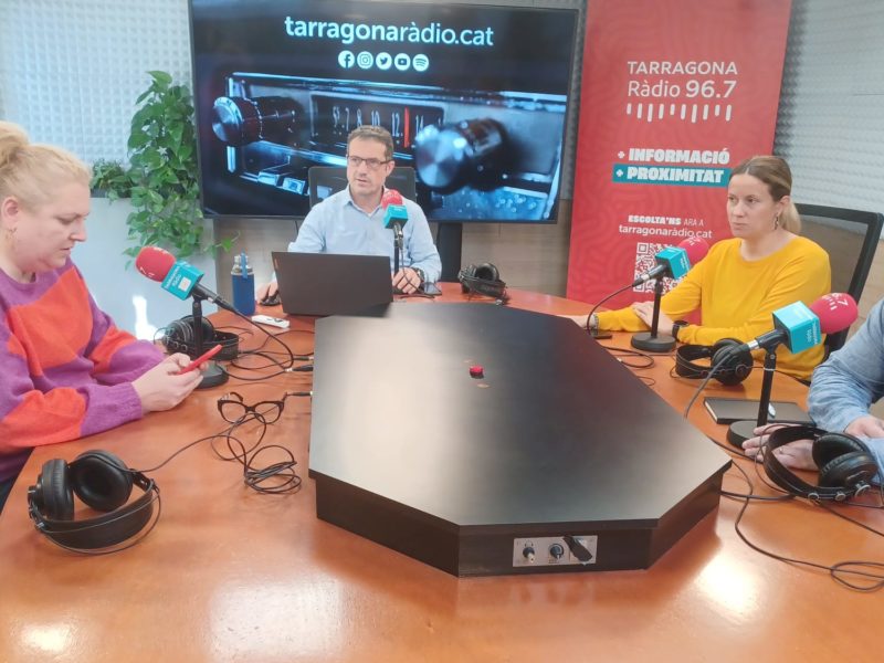 Sandra Ramos (PSC), Josep Suñé, Maria Roig (ERC) i Jordi Collado (ECP)