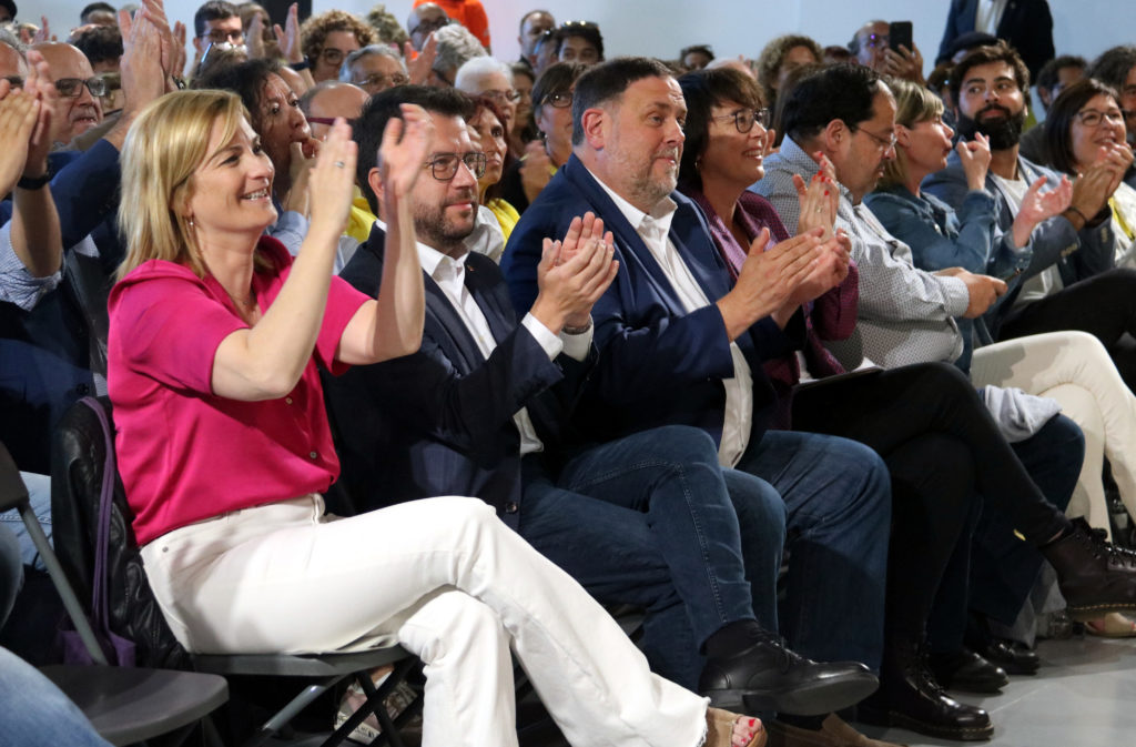 Raquel Sans, Pere Aragonès i Oriol Junqueras a l'acte d'ERC a Tarragona

Data de publicació: divendres 10 de maig del 2024, 19:50

Localització: Tarragona

Autor: Àlex Recolons