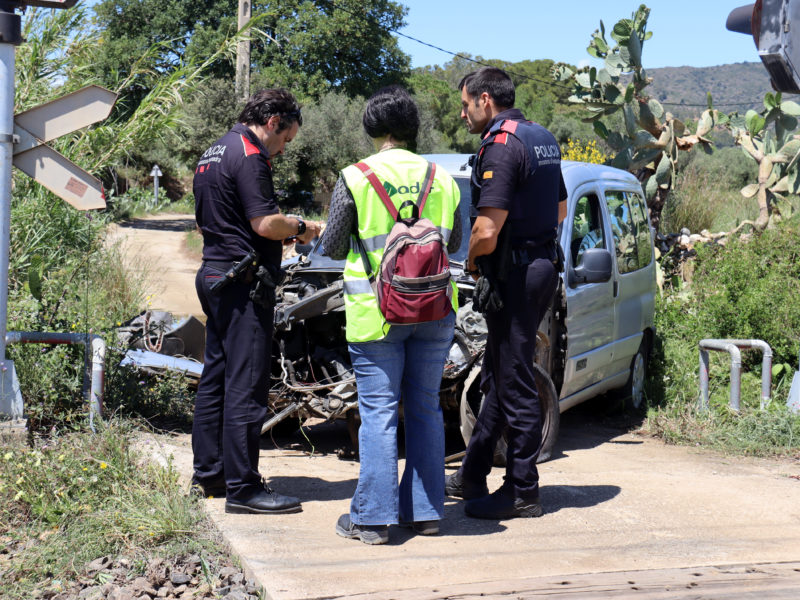 Agents dels Mossos d'Esquadra i personal d'Adif al lloc de l'accident Data de publicació: dimarts 14 de maig del 2024, 14:11 Localització: Reus Autor: Neus Bertola