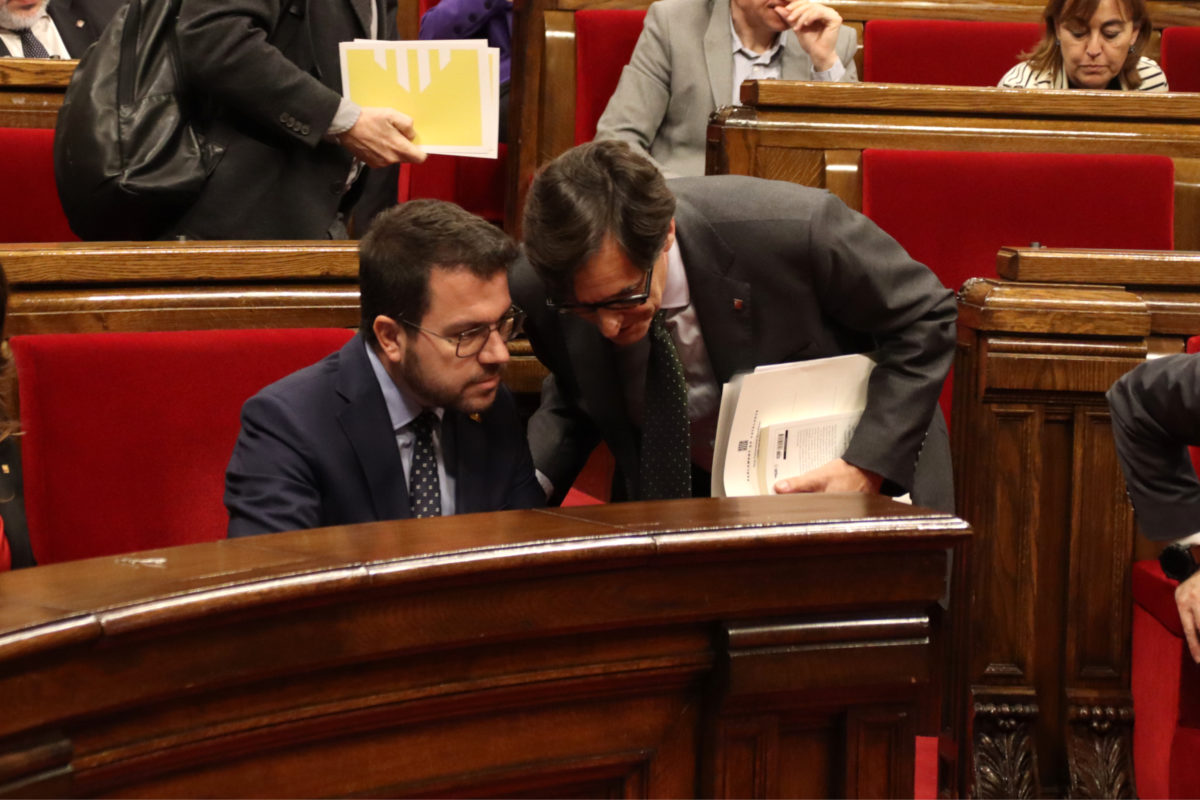 Pere Aragonès amb Salvador Illa al parlament. FOTO: ACN