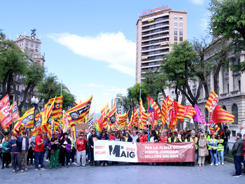 Els manifestants del Primer de Maig convocats per UGT i CCOO per la Rambla Nova de Tarragona Data de publicació: dimecres 01 de maig del 2024, 14:42 Localització: Tarragona Autor: Jordi Marsal