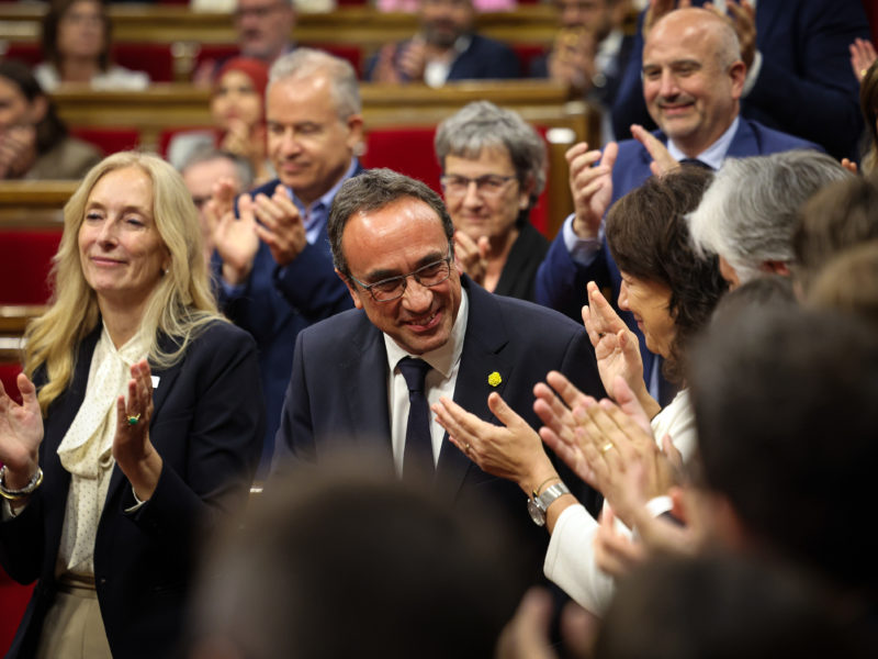 El president del Parlament, Josep Rull, aplaudit pel seu grup parlamentari Data de publicació: dilluns 10 de juny del 2024, 18:01 Localització: Barcelona Autor: Jordi Borràs