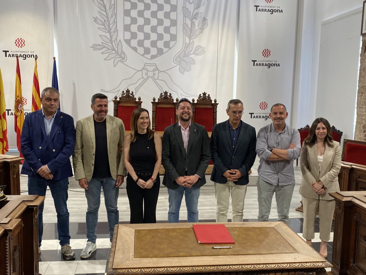 Set municipis del Camp signen a Tarragona el protocol per l’APP de seguretat per als telèfons mòbils