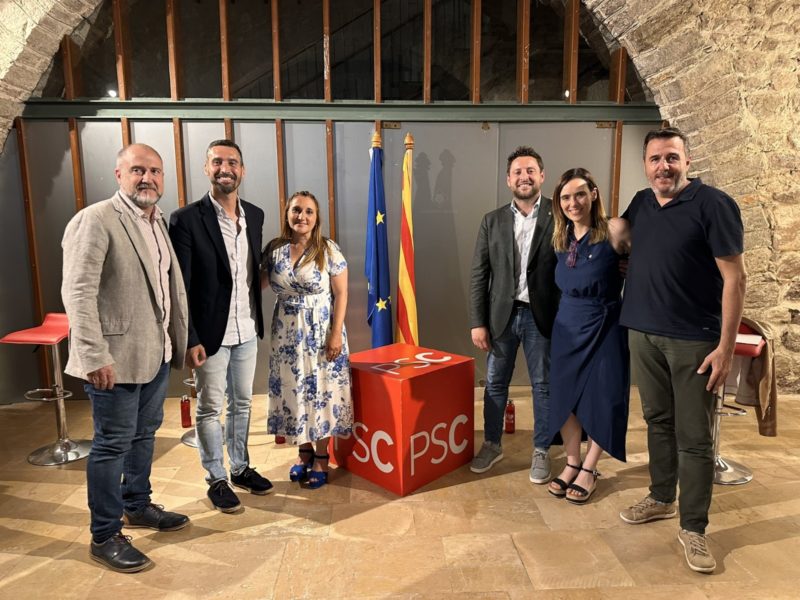 Ainoha Carbonell, amb els alcaldes de Tarragona, Reus, Mont-roig i Cambrils, l’alcaldessa de Reus i el diputat al Parlament, Alberto Bondesio