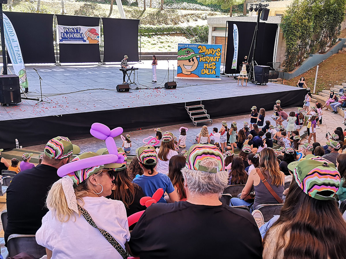 Més d’un miler de persones es posen la gorra al Camp de Mart en el 20è aniversaride l’AFANOC a Tarragona