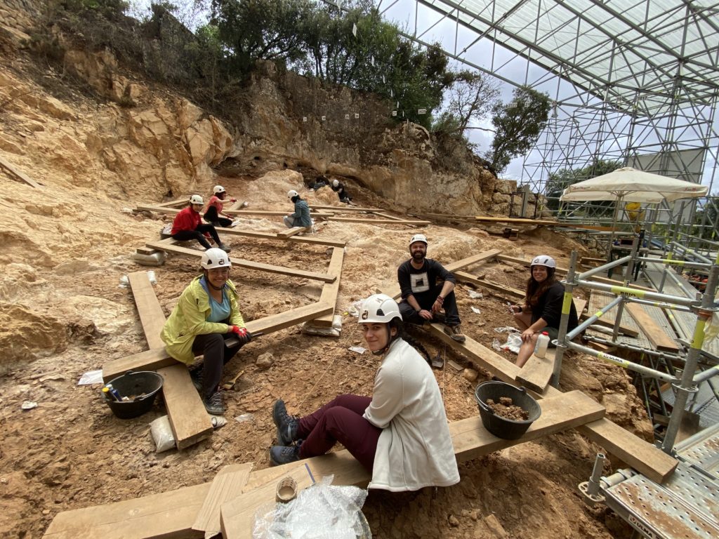  Cueva Fantasma parlarem amb Josep Vallverdú i els investigadors Elena Moreno Ribas i Miguel Ángel Moreno