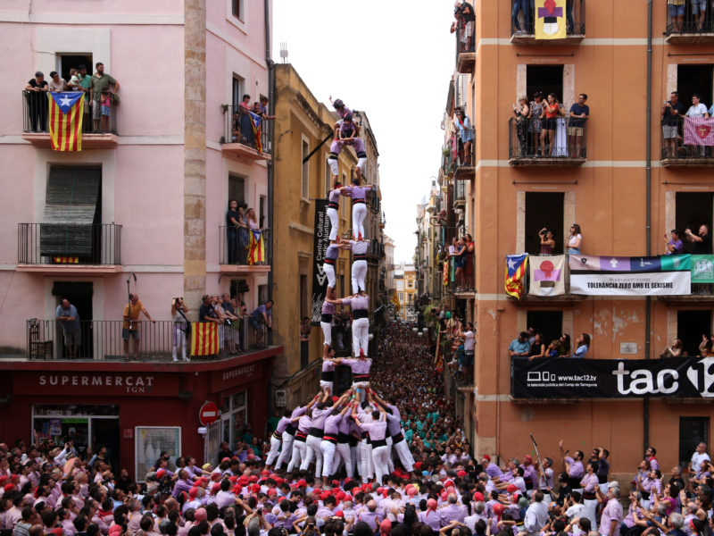 La Colla Jove Xiquets de Tarragona ha descarregat un 3 de 9 amb folre en la primera ronda de la diada castellera de Sant Magí de Tarragona Data de publicació: dilluns 19 d’agost del 2024, 12:27 Localització: Tarragona Autor: Ariadna Escoda