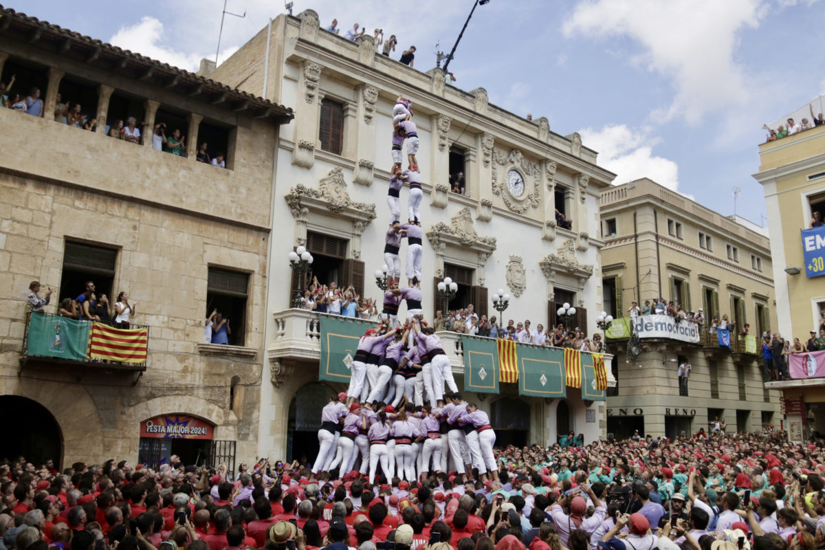 El 2 de 9 amb folre i manilles de la Colla Jove Xiquets de Tarragona Data de publicació: divendres 30 d’agost del 2024, 13:55 Localització: Vilafranca del Penedès Autor: Jordi Pujolar