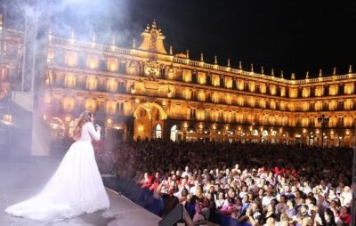 Maria Toledo en el seu darrer concert, a Salamanca, on va actuar a la plaça Major davant de 20.000 persones