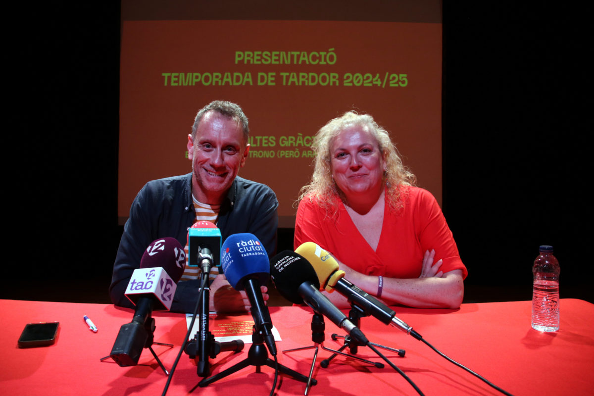 Sandra Ramos, consellera de Cultura i Festes, al costat de Joan Negrié, director de la Trono