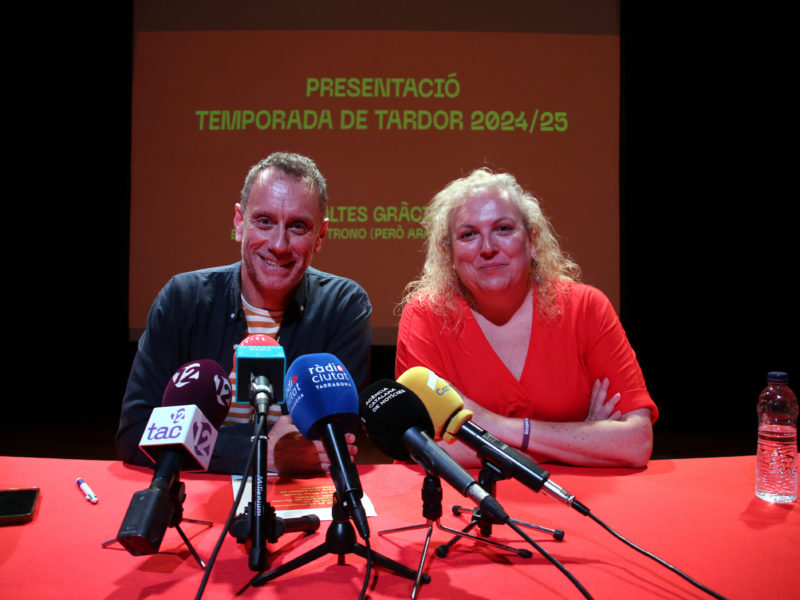 Sandra Ramos, consellera de Cultura i Festes, al costat de Joan Negrié, director de la Trono