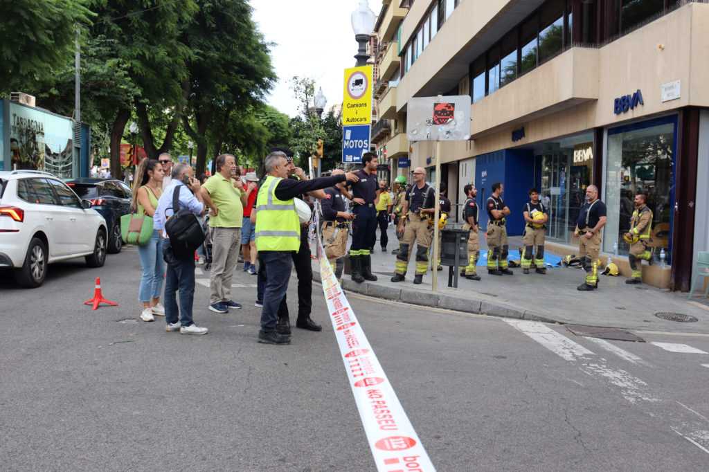 Bombers, tècnics municipals i Guàrdia Ubana treballant en un edifici del carrer Unió de Tarragona en risc d'enfondrament

Data de publicació: dilluns 16 de setembre del 2024, 18:08

Localització: Tarragona

Autor: Neus Bertola