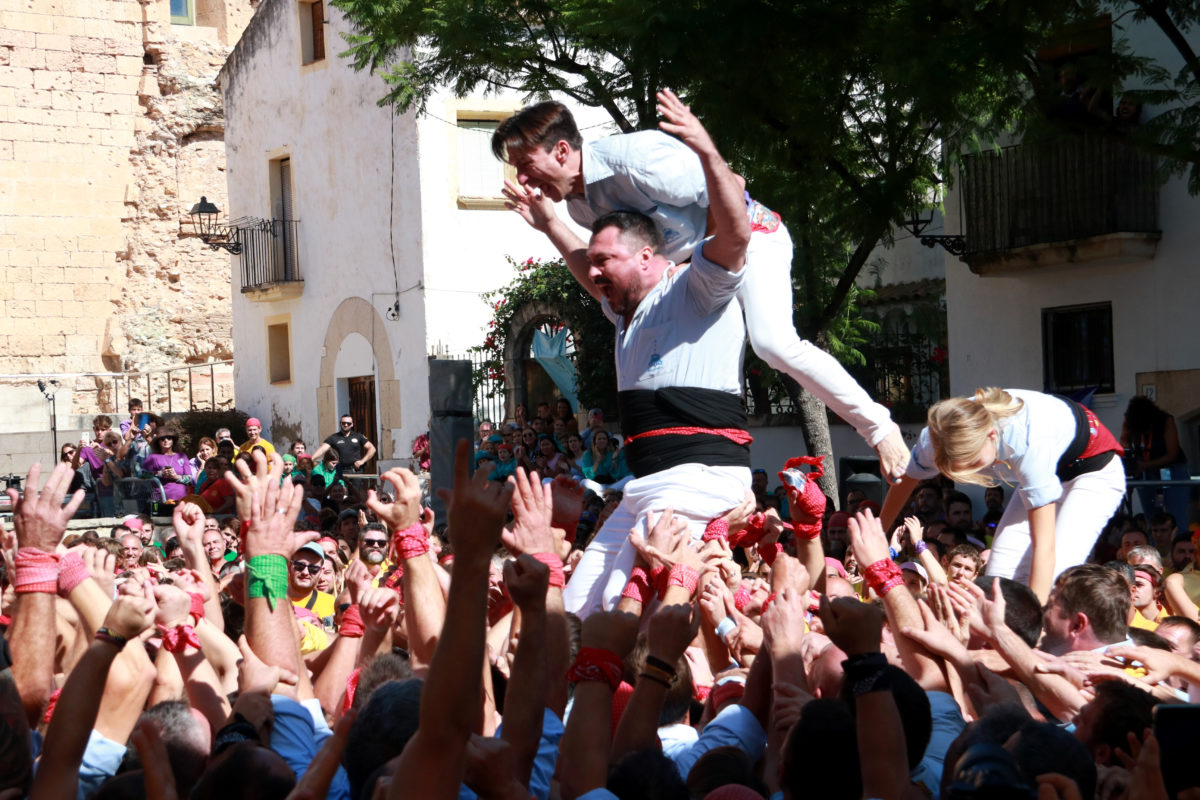 Els Nois de la Torre celebren haver descarregat el 7 de 7 amb agulla Data de publicació: diumenge 29 de setembre del 2024, 15:27 Localització: Torredembarra Autor: Jordi Marsal / Ariadna Escoda