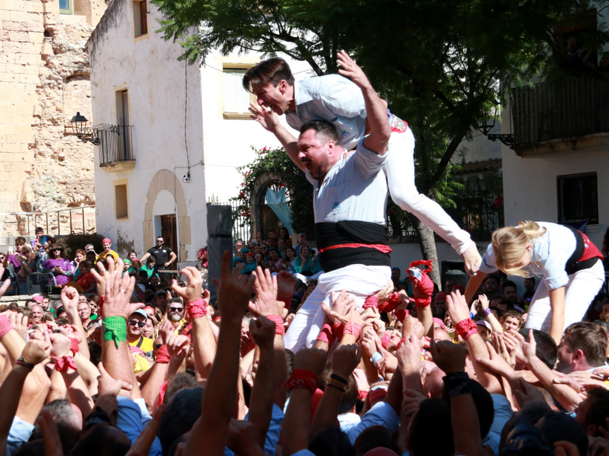 Els Nois de la Torre celebren haver descarregat el 7 de 7 amb agulla Data de publicació: diumenge 29 de setembre del 2024, 15:27 Localització: Torredembarra Autor: Jordi Marsal / Ariadna Escoda