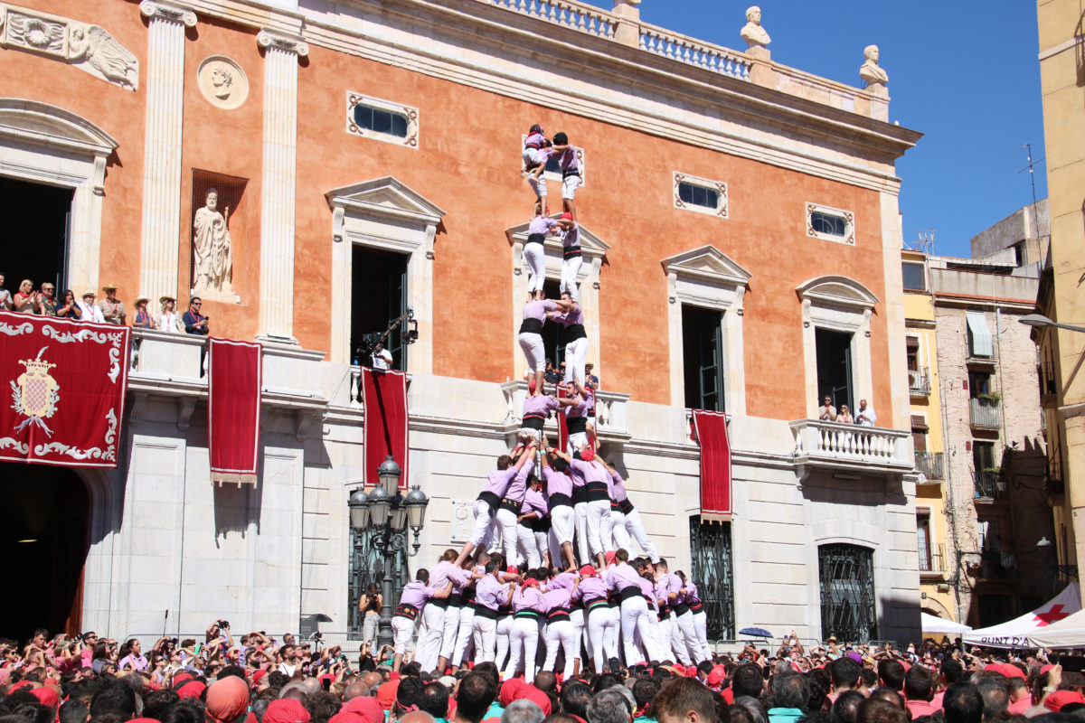 Intent de 2 de 9 amb folre i manilles de la Jove de Tarragona en la primera ronda de la diada del primer diumenge de festes de Santa Tecla de Tarragona Data de publicació: diumenge 15 de setembre del 2024, 13:29 Localització: Tarragona Autor: Mar Rovira / Ariadna Escoda