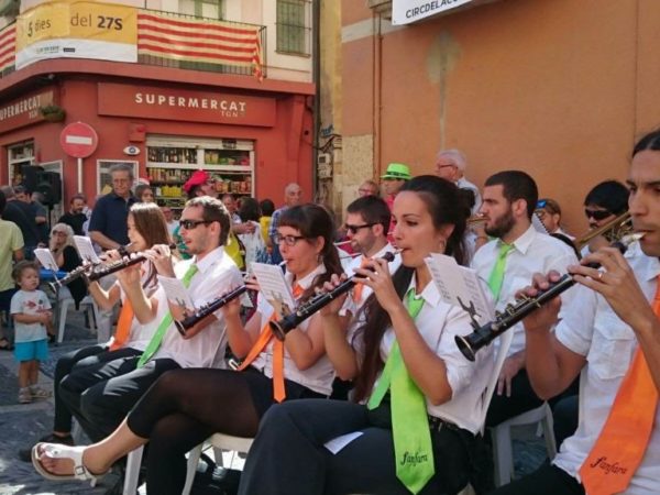 L’ampolla especial del Vermouth Yzaguirre Clàssic Negre torna a vestir-se de gala per a Santa Tecla