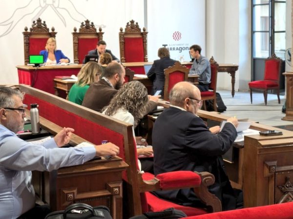 El debat sobre el transfuguisme torna a crispar el ple municipal