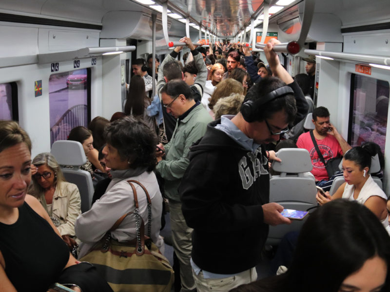 Tren rodalies ple de gent