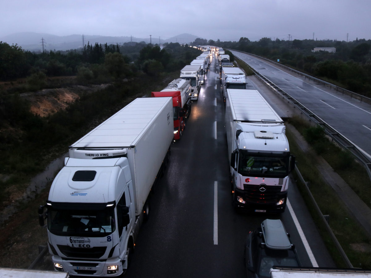 Suspès el servei alternatiu per carretera de les obres del túnel de Berà pel “col·lapse” per les restriccions viàries