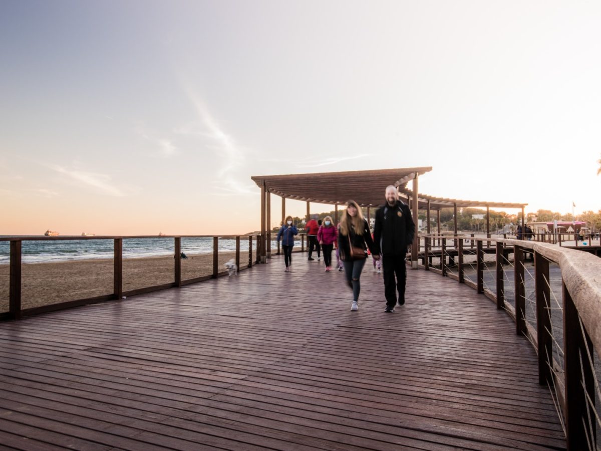 A licitació la substitució de llumeneres del Passeig Torroja, Rafel de Casanova i platja de l’Arrabassada