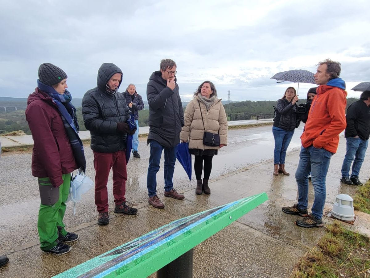 El director general de Polítiques Ambientals i Medi Natural, Marc Vilahur, ha visitat aquest dijous el mirador del pantà del Gaià. CEDIDA