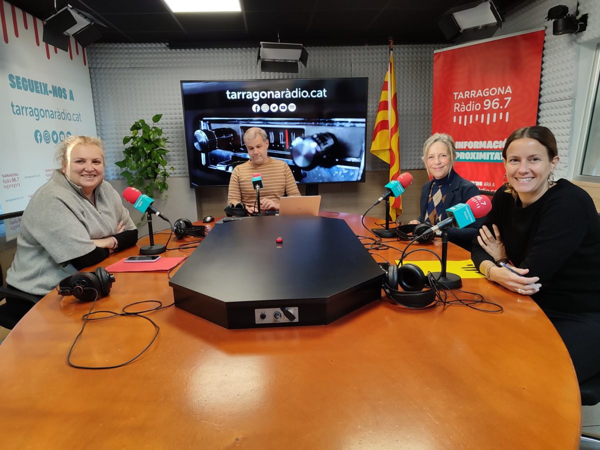 Sandra Ramos (PSC), Miguel González, Elvira Vidal (JxCat) i Maria Roig (ERC)