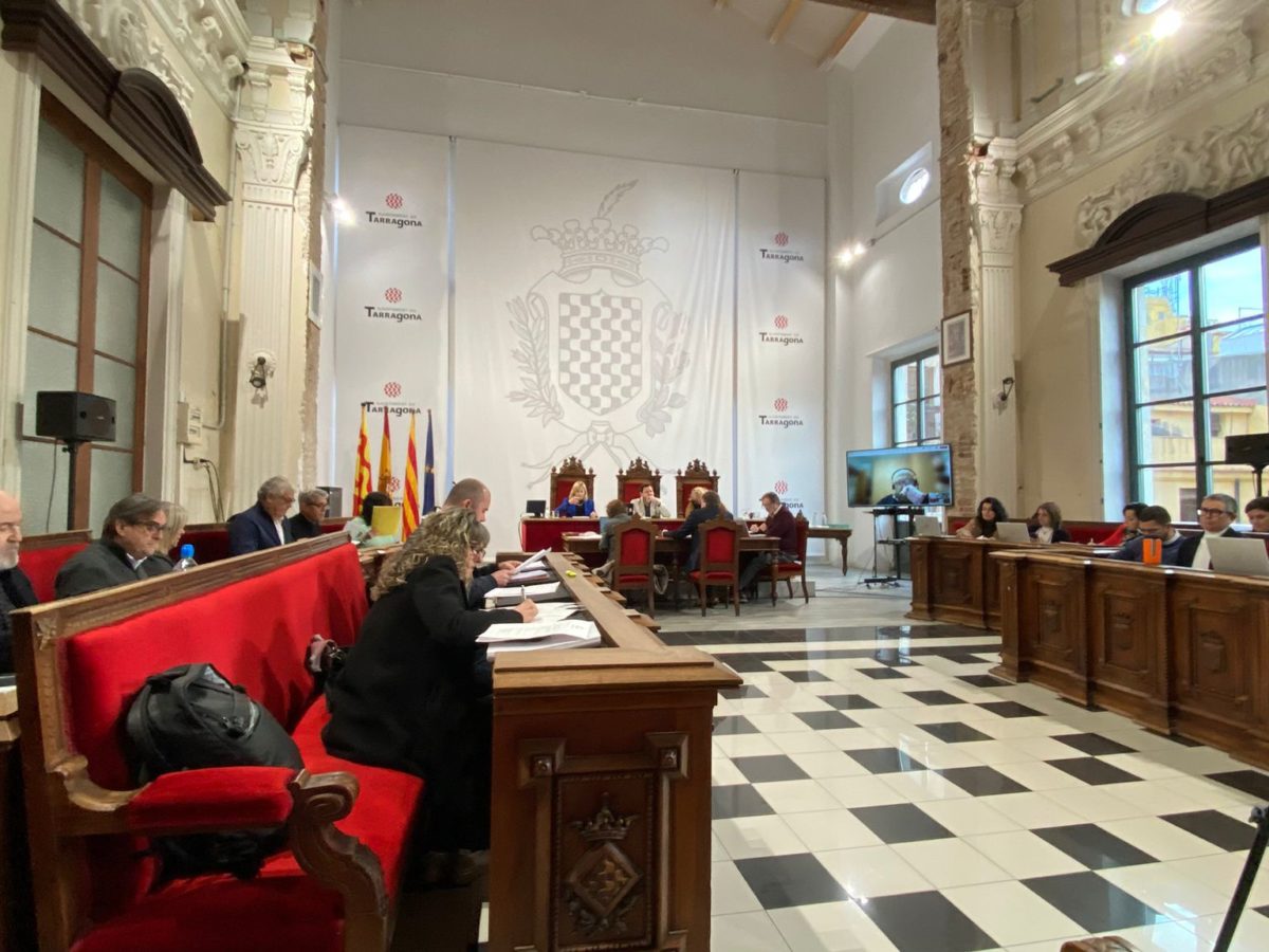 El ple de Tarragona aprova una moció en favor del poble veneçolà