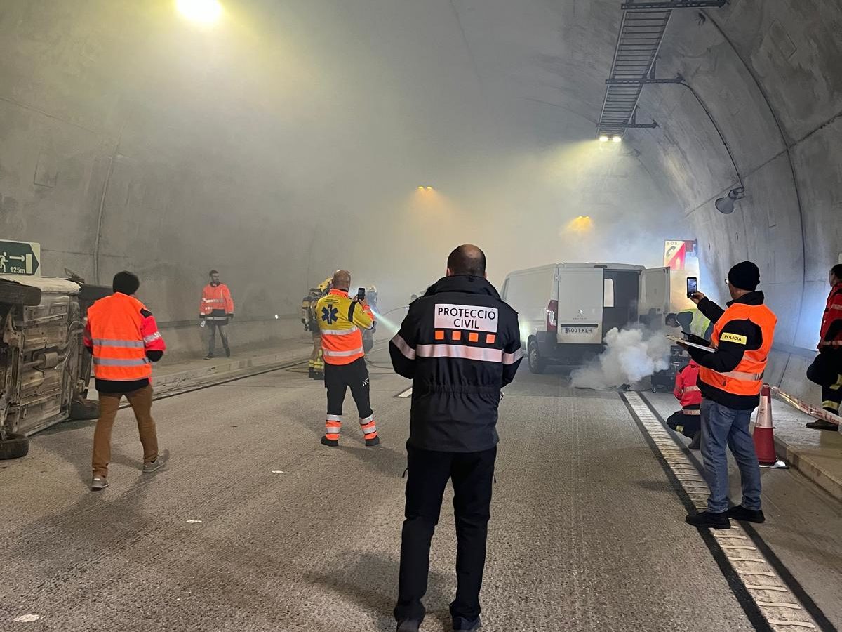 Simulacre d’accident de trànsit i d’incendi dins del túnel del Coll de Lilla