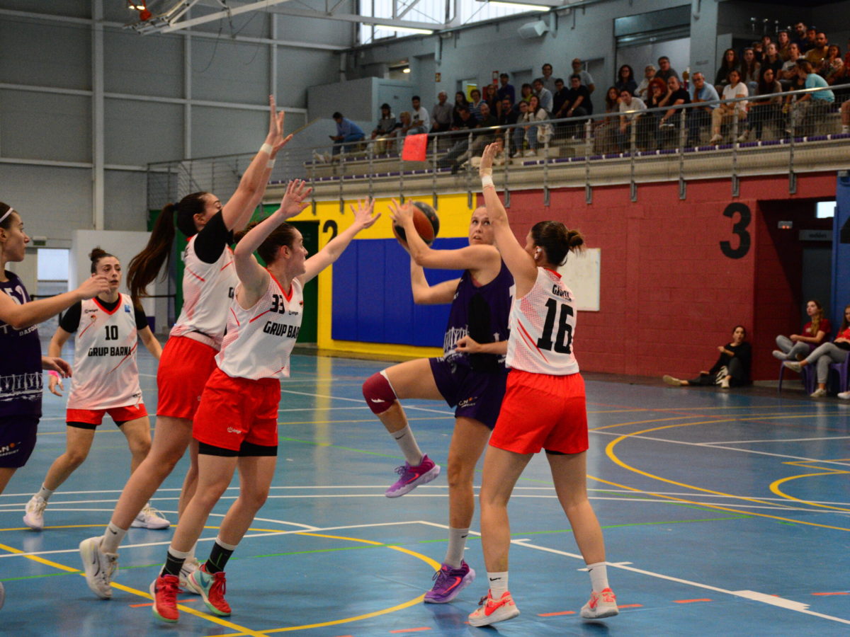 El TGN Bàsquet competeix fins al final però cau contra el Grup Barna (57-50)