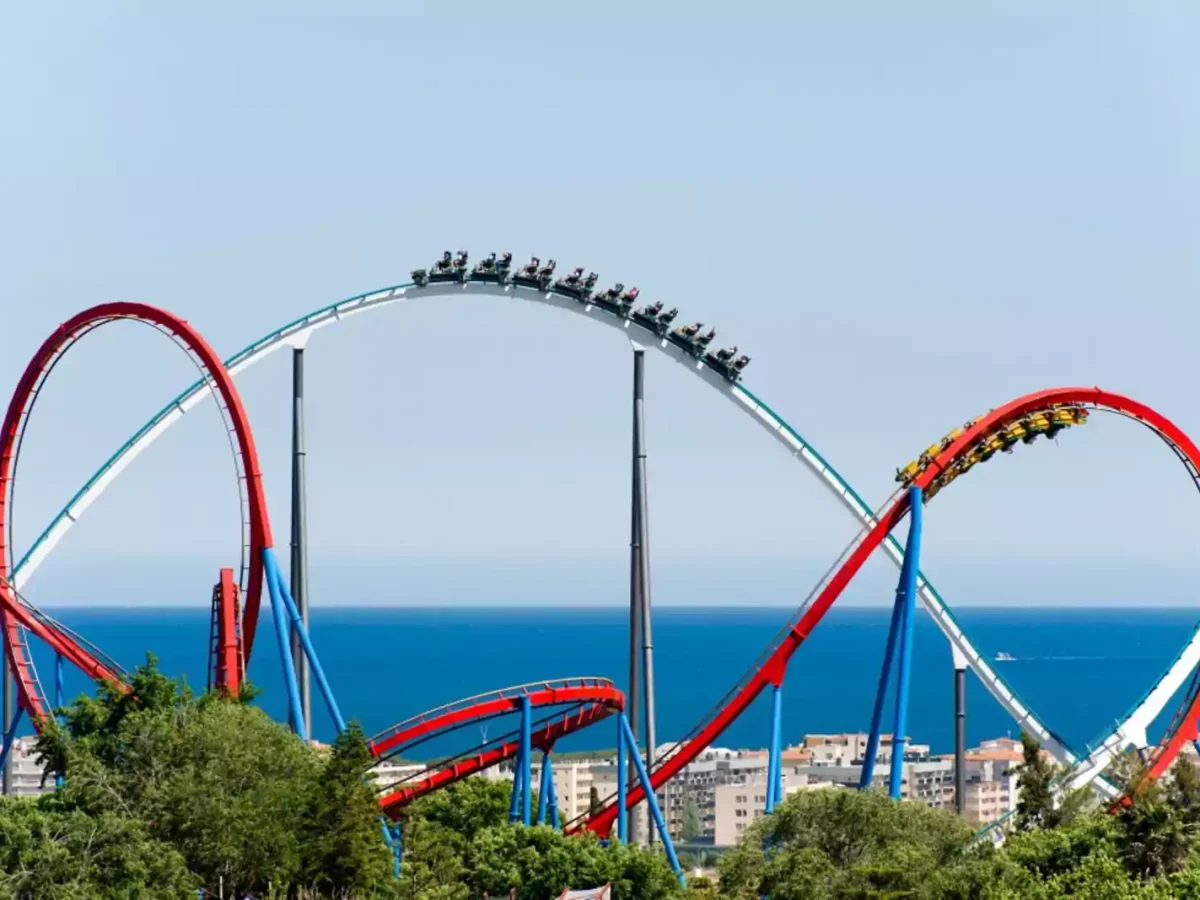 PortAventura suspèn la venda d’entrades i les reserves hoteleres davant la vaga de dissabte